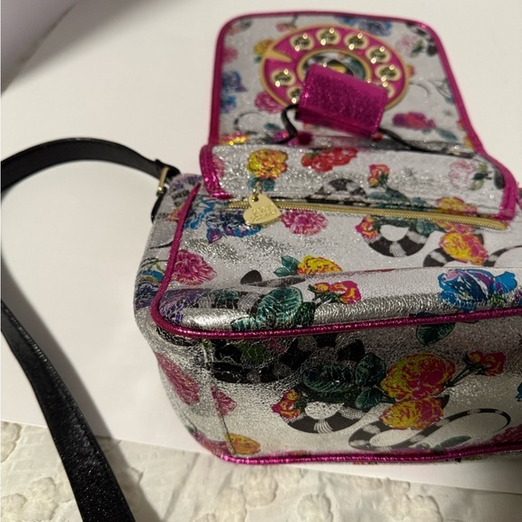 Betsey Johnson off the hook purse - Picture 14 of 14